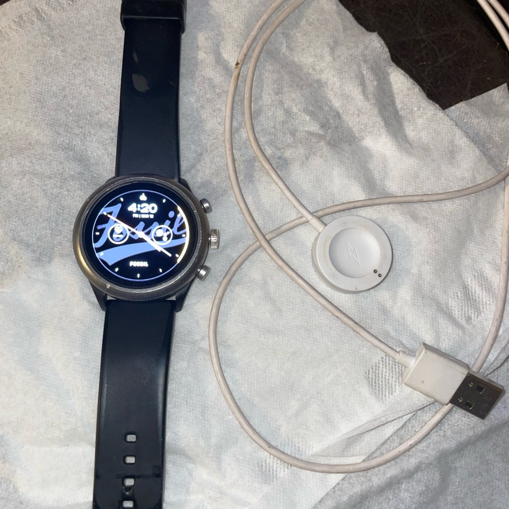 Fossil smartwatch 42mm Gen 4 sport edition with charger